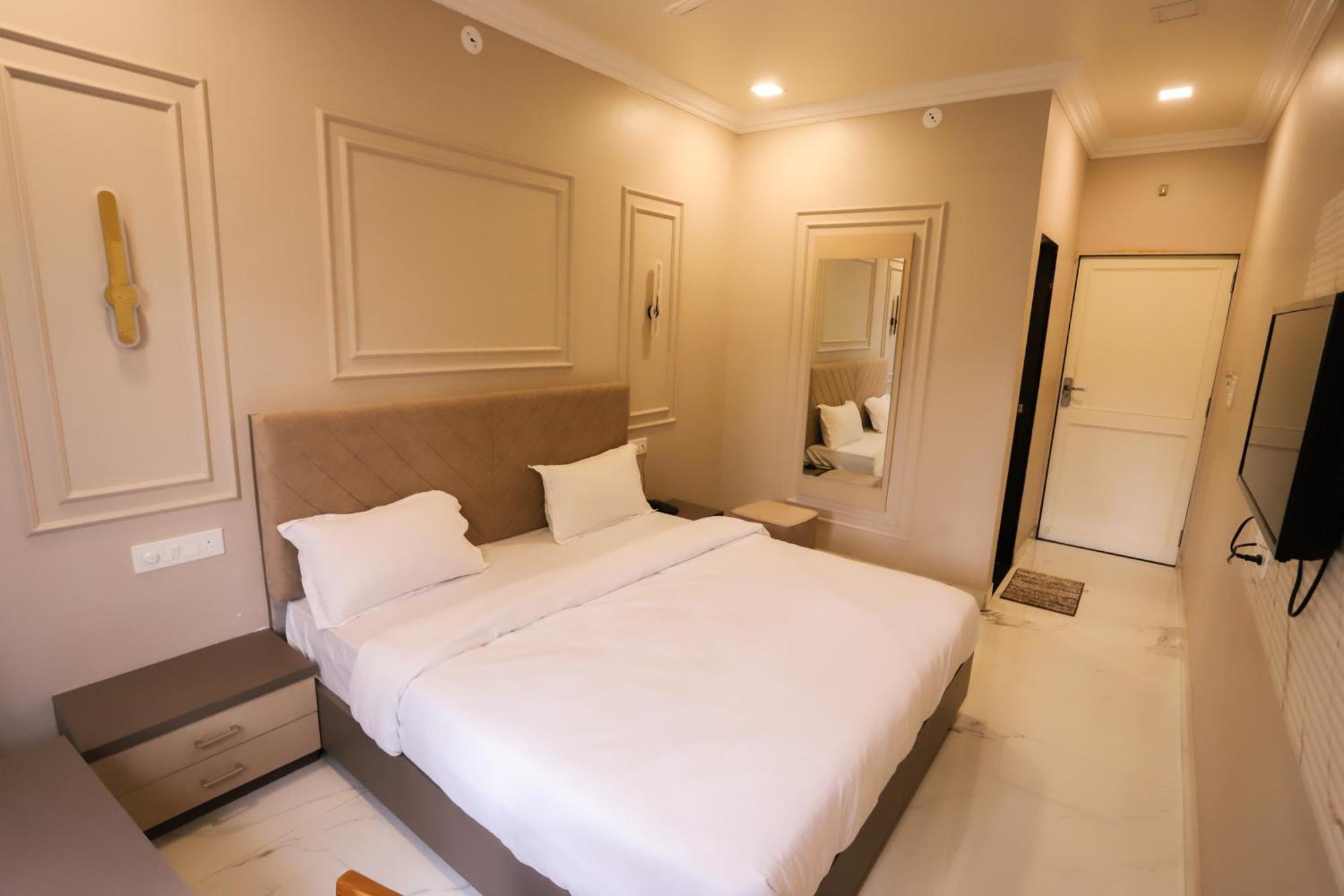 Hotel Indra Palace Udaipur Buitenkant foto